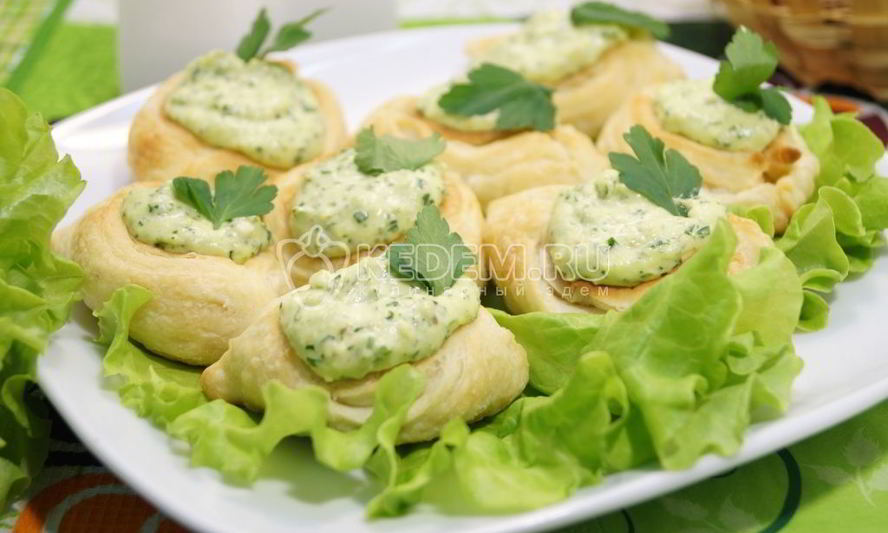 Рецепт слоек с сырной пастой