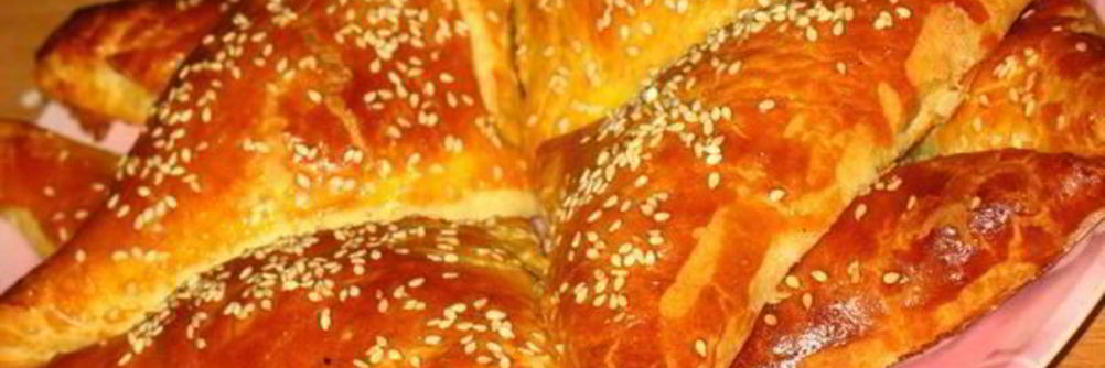 Слойки с сыром и копченой курицей