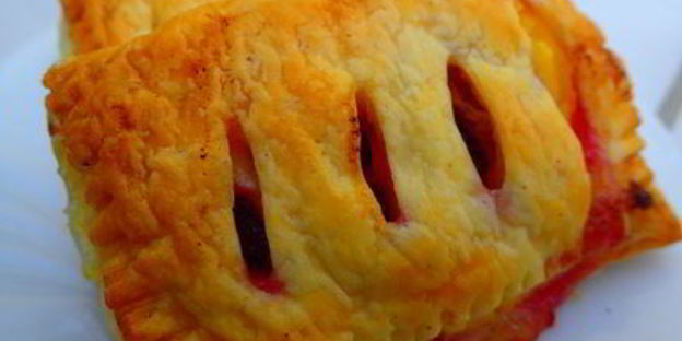 слойки с творогом и вишней