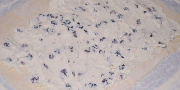 слойки с творожной начинкой и изюмом