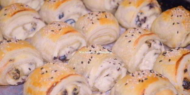 слойки с творожной начинкой и изюмом