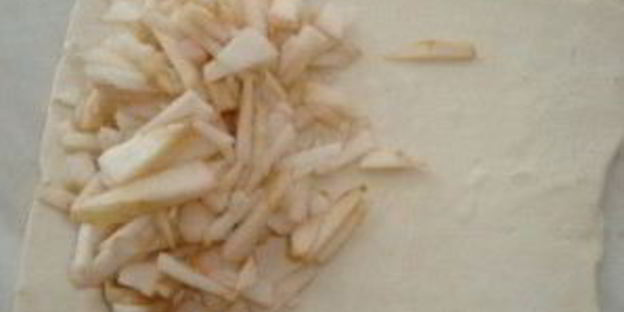 слойки с яблоками из слоеного теста