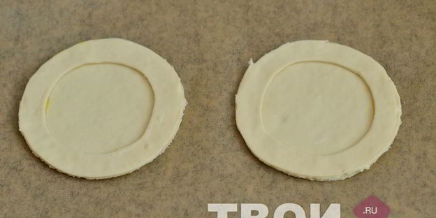 слойки с яблоками