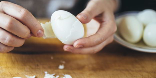 слойки с яйцом и зеленью