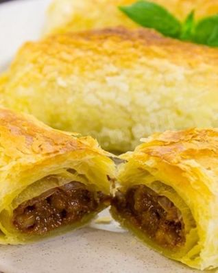 Слойки со сгущенкой