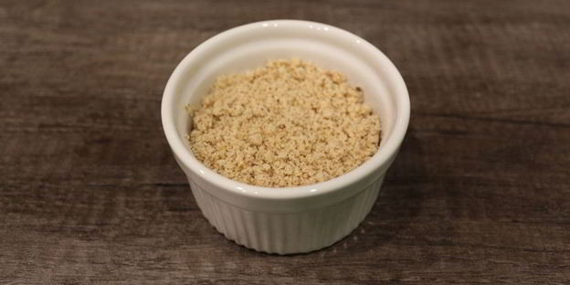 слойки со свекольным песто и селедкой