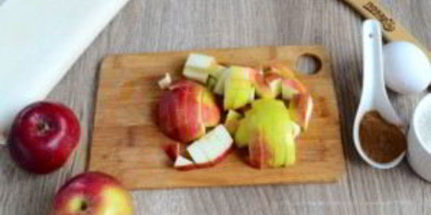 сочные слойки с яблоками