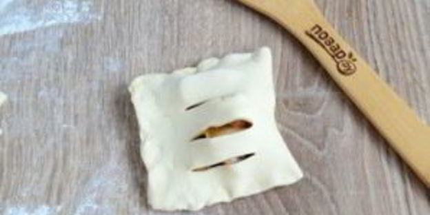 сочные слойки с яблоками