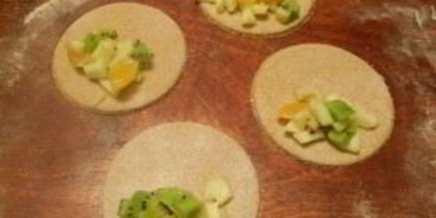 диетические сочни с фруктовой начинкой