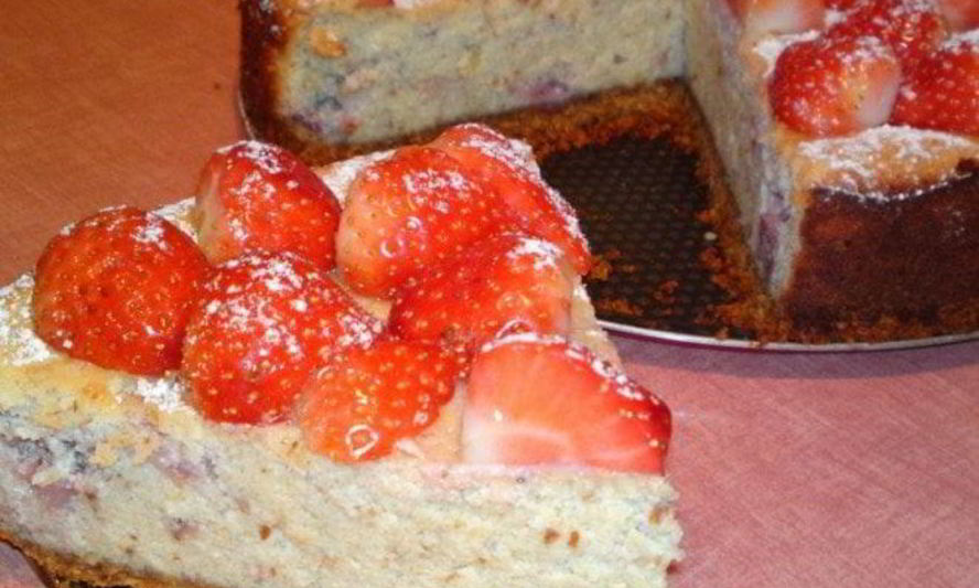 Рецепт клубничного творожника