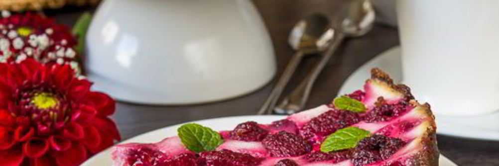 Нежный творожник с малиной