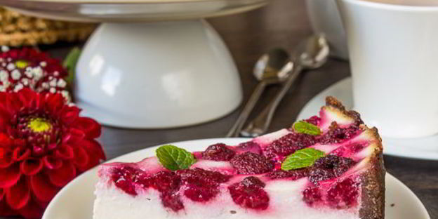 нежный творожник с малиной