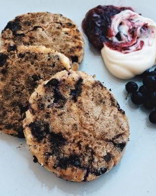 Сырники из гречневой муки с черникой без глютена