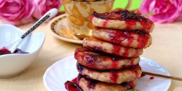сырники с черной смородиной