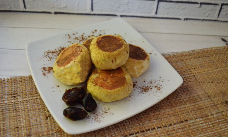 Рецепт сырников с финиками