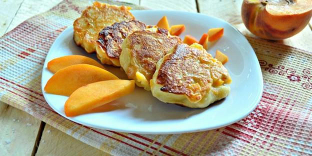 сырники с персиками