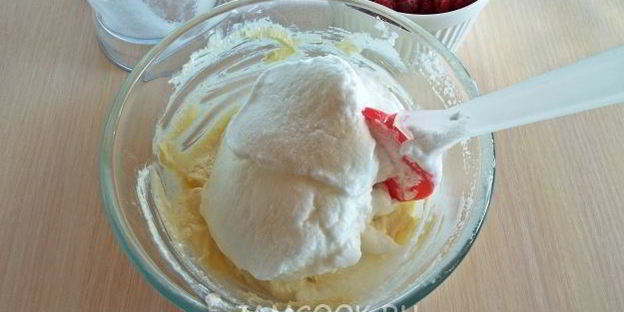 творожник с малиной