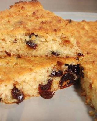 Творожник с миндалем и вяленой вишней