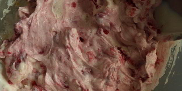 запеченные сырники с ягодно-кремовой начинкой