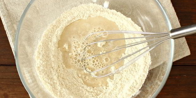 быстрое дрожжевое тесто на воде на пирожки