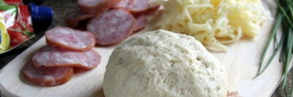 Дрожжевое тесто для пиццы на молоке