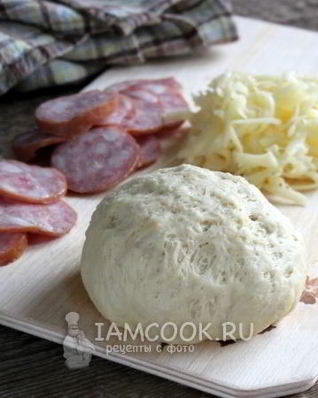 Дрожжевое тесто для пиццы на молоке