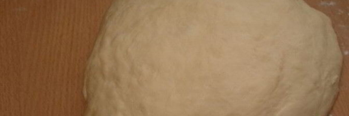 Дрожжевое тесто с творогом