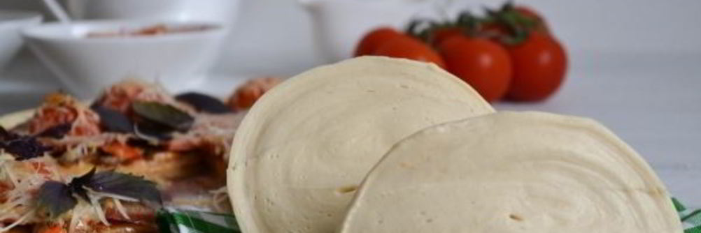 Тонкое тесто для пиццы без дрожжей