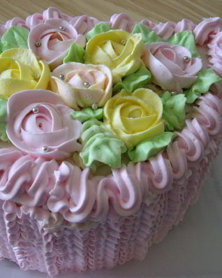 Бисквитный торт с апельсиново-мятной пропиткой и меренгами