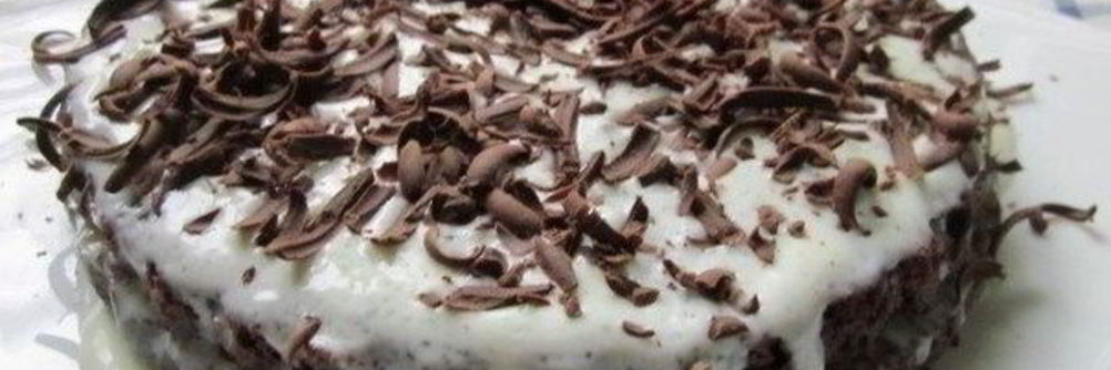 Быстрый шоколадный торт со сметанным кремом