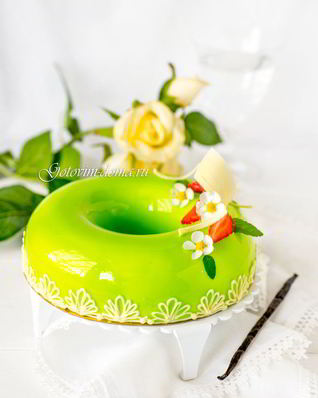 Муссовый торт Клубника-Ваниль-Базилик