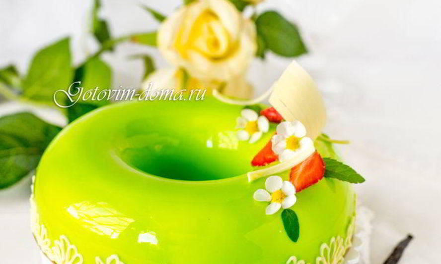 Рецепт муссового торта клубника-ваниль-базилик