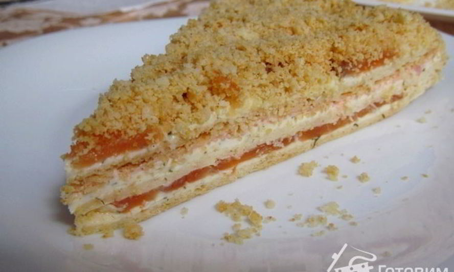 Рецепт наполеона закусочного с семгой, сырным кремом и икрой мойвы