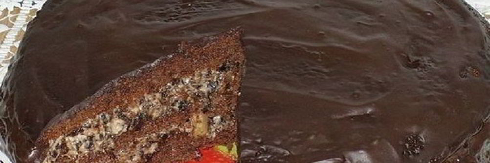 Шоколадный торт с черносливом
