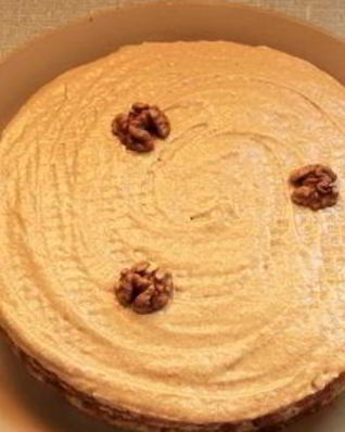 Шоколадный торт с вареной сгущенкой и грецкими орахами