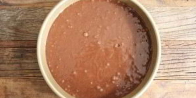 шоколадный торт с ягодами