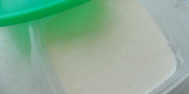 шоколадный торт со сливками