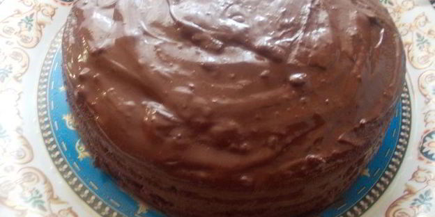 шоколадный торт со сливками