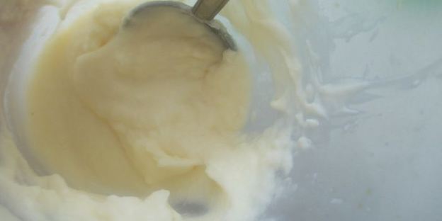 шоколадный торт со сливками