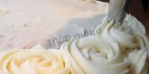 сливочный торт с цветами