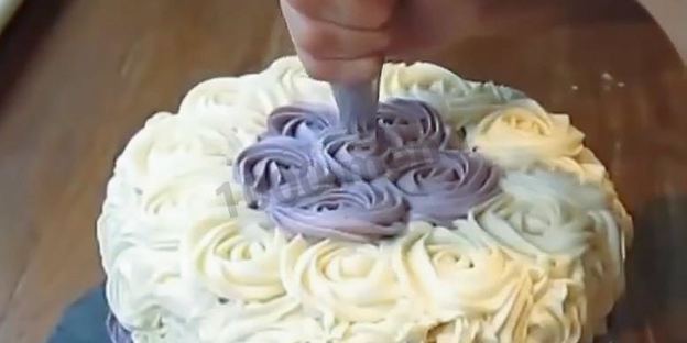 сливочный торт с цветами