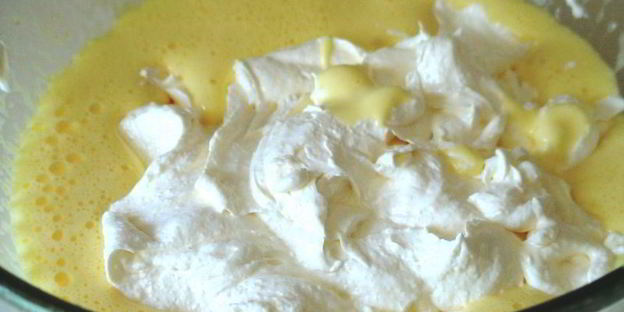 торт клубника на дереве