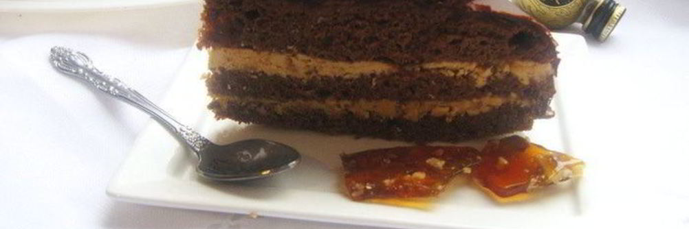 Торт Прага с карамельно-грильяжным кремом