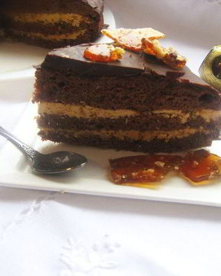 Торт Прага с карамельно-грильяжным кремом