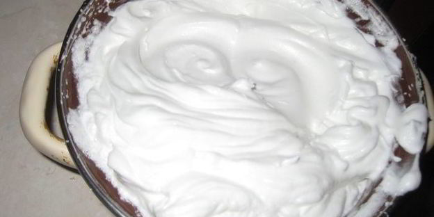 торт прага с карамельно-грильяжным кремом