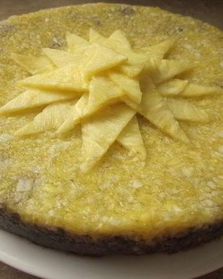 Торт с кусочками ананаса