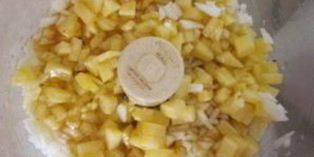 торт с кусочками ананаса