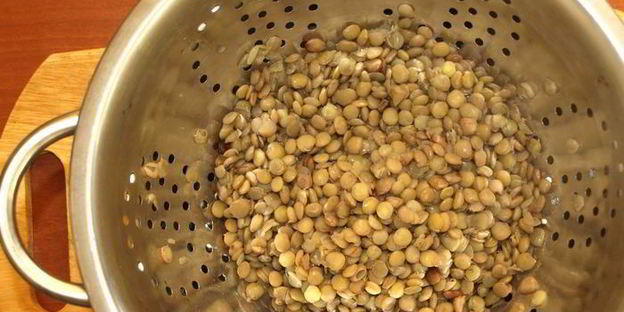 тортильони в чечевично-томатном соусе