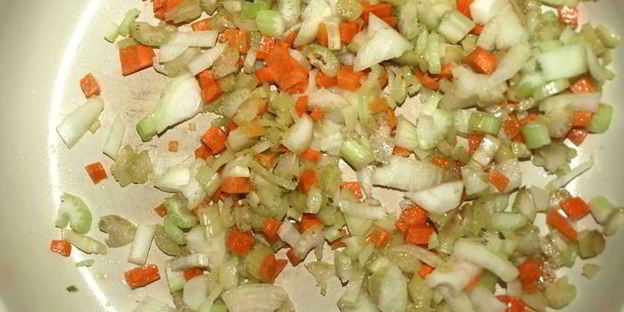 тортильони в чечевично-томатном соусе