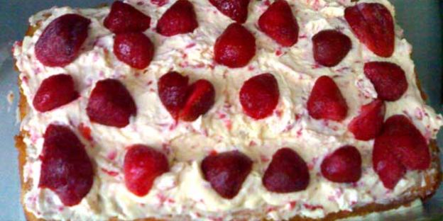 творожный торт с клубникой